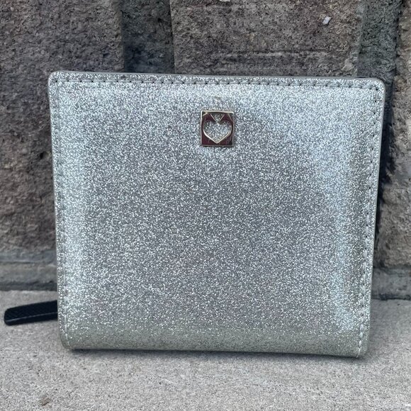 KATE SPADE MAVIS STREET SERENADE WALLET Silver Excellent Condition - Picture 1 of 9